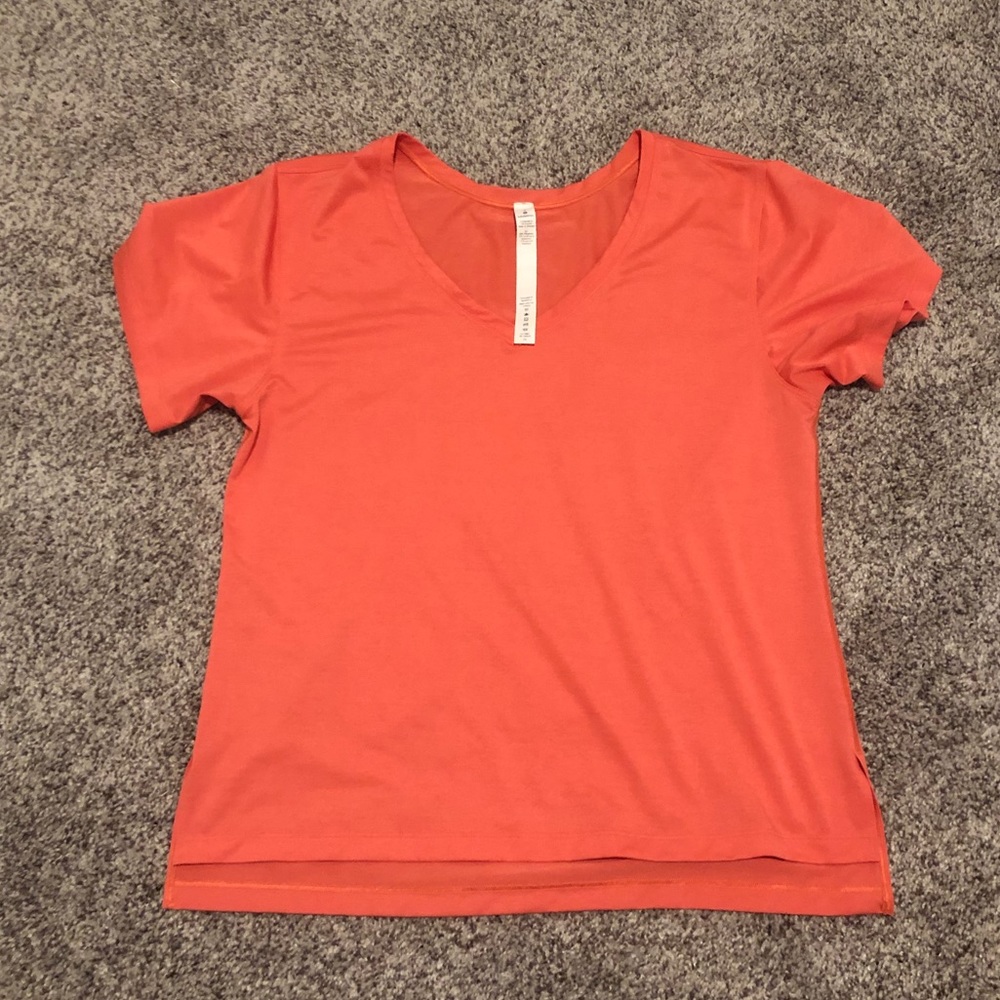 Lululemon T-shirt